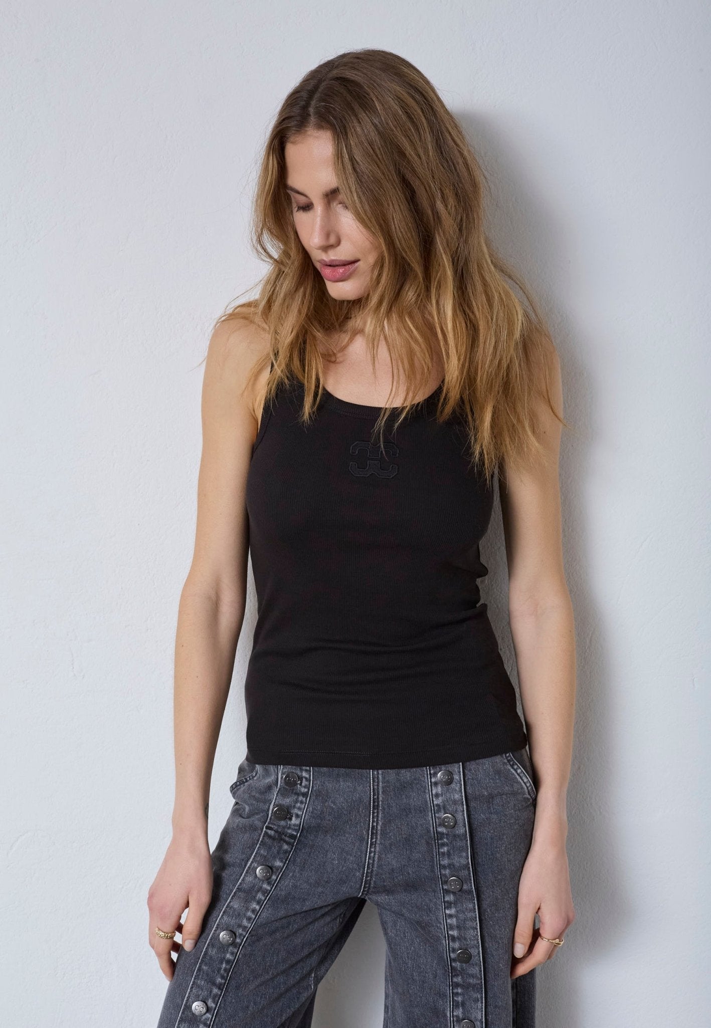 GrannyCC Rib Solid Emb Tank - Black - Co'couture